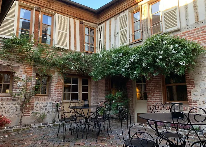 L\'Ecole Des Demoiselles